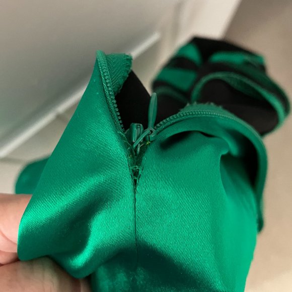 Green satin strapless BEBE dress - Picture 4 of 7